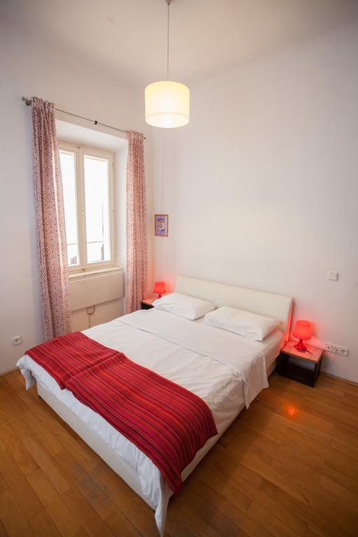 Apartments Lina - Center With Free Parking! Zagreb Zimmer foto